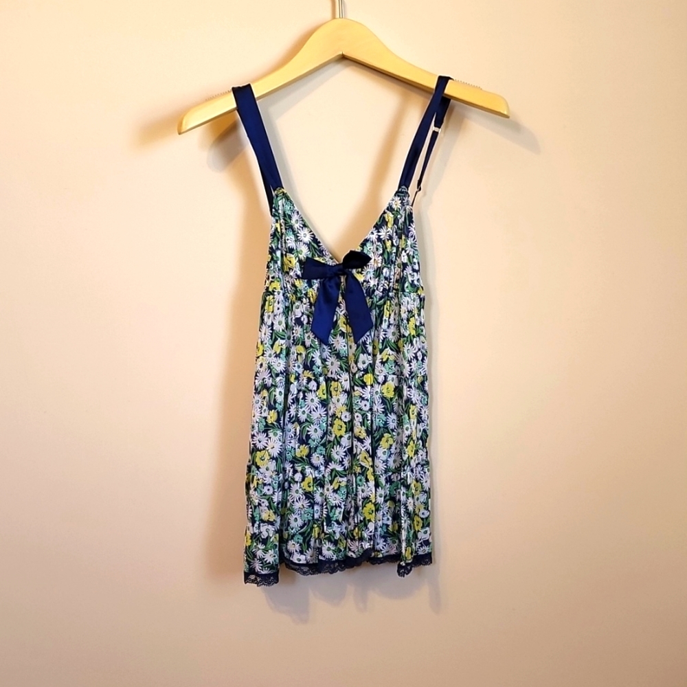 3 for $10 Victoria's Secret daisy print nighty